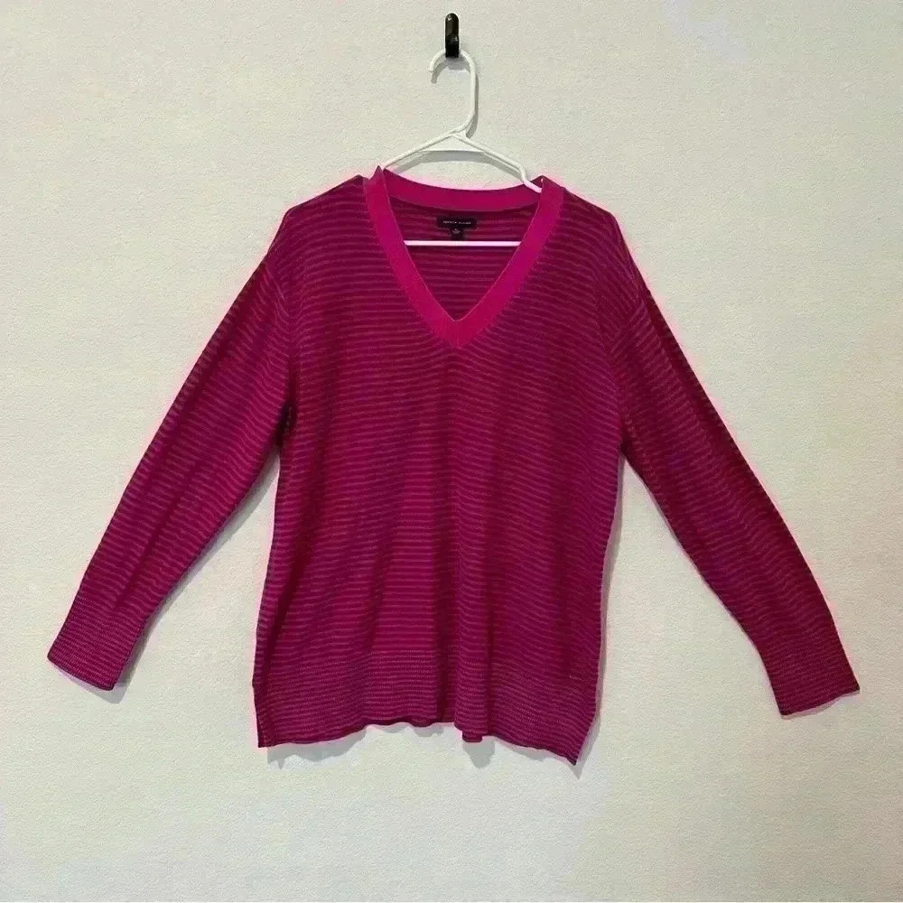 Tommy Hilfiger Long Sleeve V-neck Striped Sweater Size XL